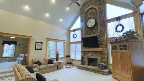 6620 Amelia Ave, Ashtabula, OH 44004 photo 2