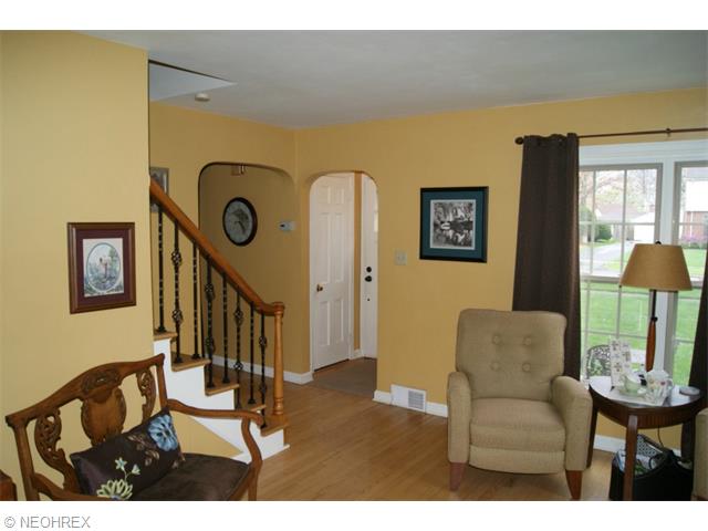 106 Ridgewood Dr, Boardman, OH 44512 photo 4