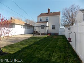 8302 Covington Ave, Parma, OH 44129 photo 5