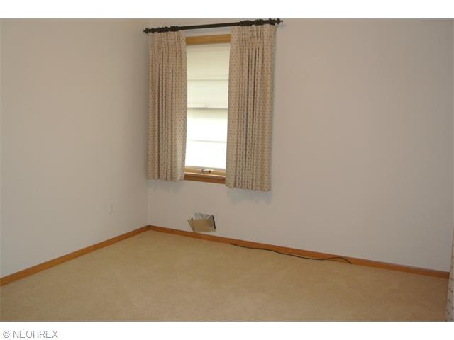 175 E 265th St, Euclid, OH 44132 photo 6