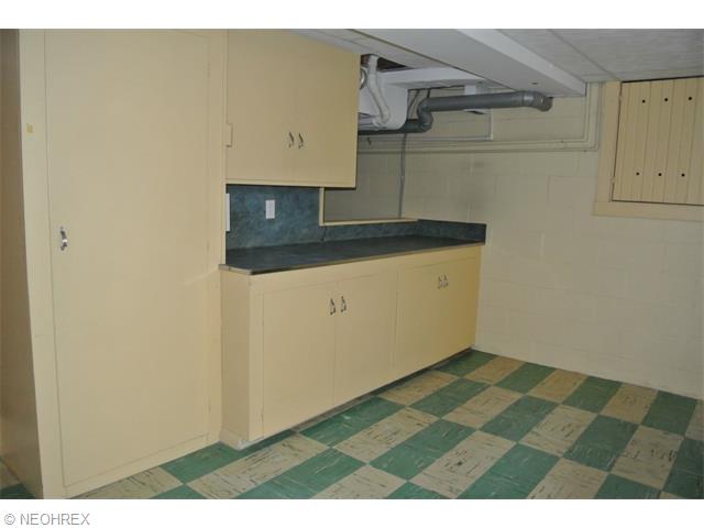 175 E 265th St, Euclid, OH 44132 photo 12