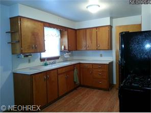 533 Creed St, Struthers, OH 44471 photo 2
