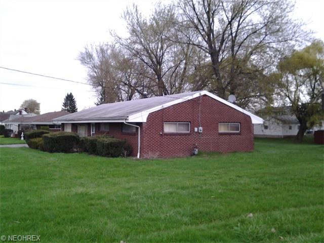 930 5th St, Struthers, OH 44471 photo 2