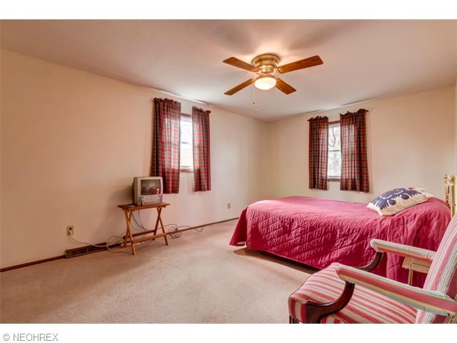 337 E 286 St, Willowick, OH 44095 photo 3