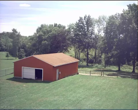 3512 Sandy Lake Rd, Ravenna, OH 44266 photo 2