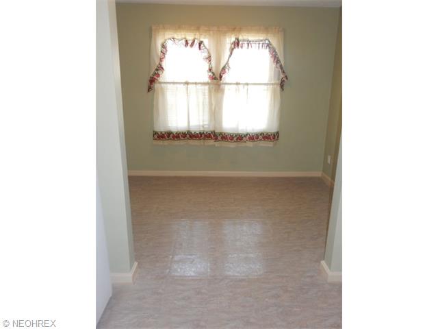 5257 Beech Ave, Maple Heights, OH 44137 photo 5