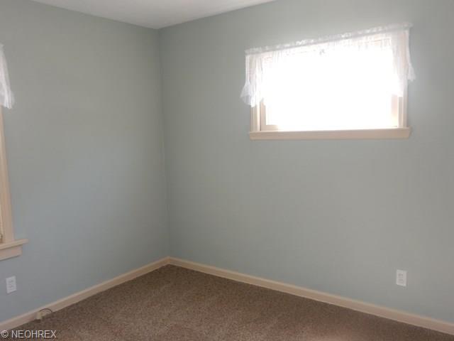 5257 Beech Ave, Maple Heights, OH 44137 photo 8