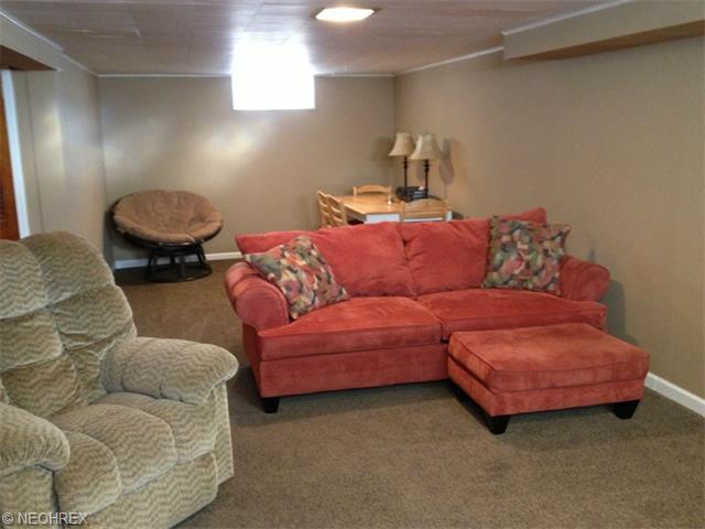 383 E 328th St, Eastlake, OH 44095 photo 5