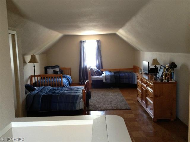 383 E 328th St, Eastlake, OH 44095 photo 8