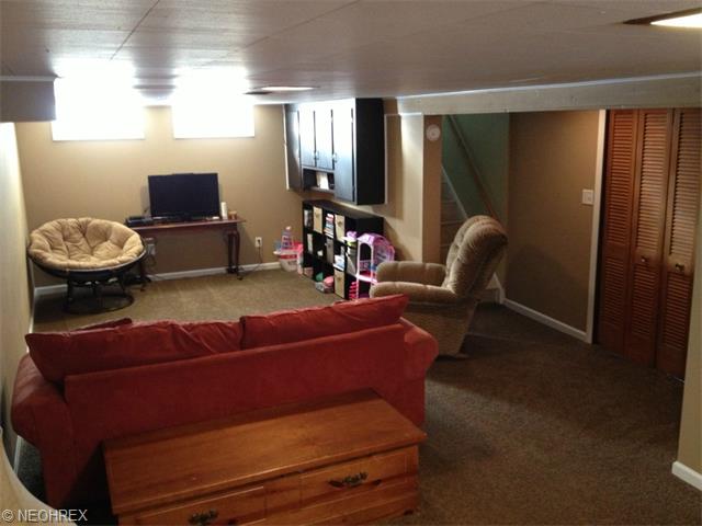 383 E 328th St, Eastlake, OH 44095 photo 6
