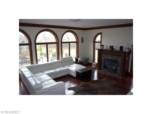 2770 Paddock Dr, Akron, OH 44333 photo 6