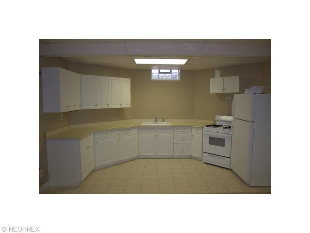 2770 Paddock Dr, Akron, OH 44333 photo 16