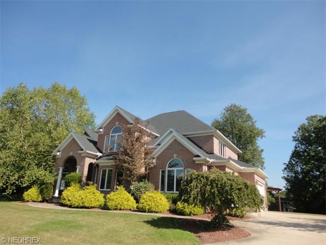 2770 Paddock Dr, Akron, OH 44333 photo 1