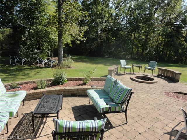 2770 Paddock Dr, Akron, OH 44333 photo 25