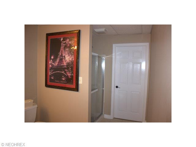 2770 Paddock Dr, Akron, OH 44333 photo 17