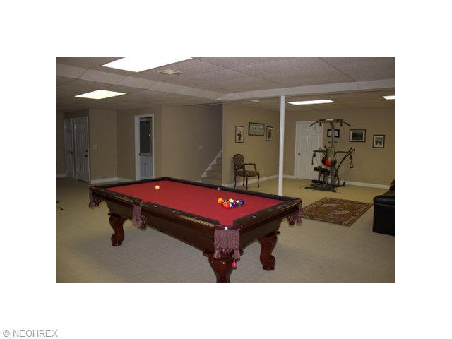 2770 Paddock Dr, Akron, OH 44333 photo 15