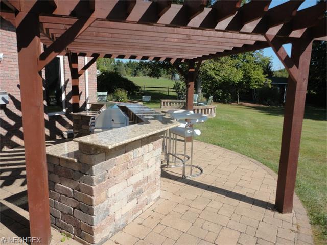 2770 Paddock Dr, Akron, OH 44333 photo 21