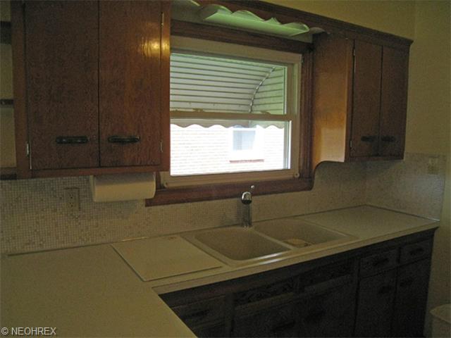 7019 Broadview Rd, Seven Hills, OH 44131 photo 4