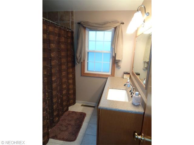 2611 Bishop Rd, Wickliffe, OH 44092 photo 7