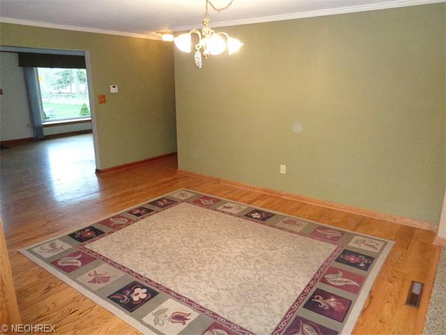 2611 Bishop Rd, Wickliffe, OH 44092 photo 4