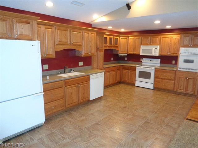 2611 Bishop Rd, Wickliffe, OH 44092 photo 14