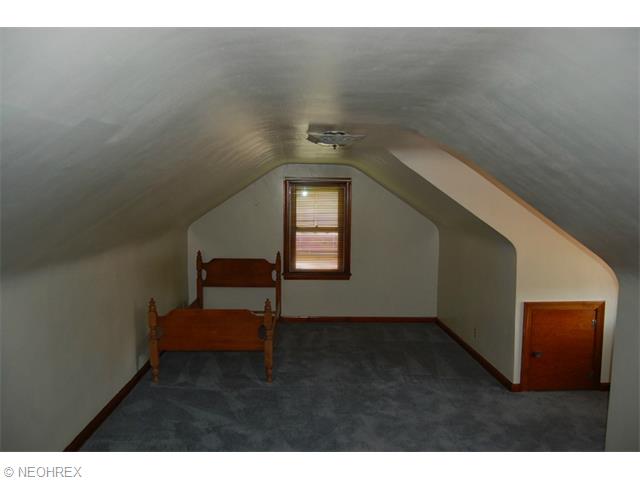 156 Chestnut St, Struthers, OH 44471 photo 7