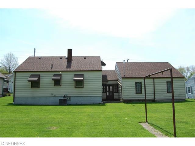 156 Chestnut St, Struthers, OH 44471 photo 13