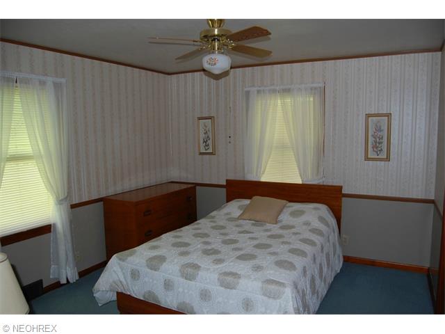 156 Chestnut St, Struthers, OH 44471 photo 6