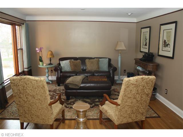 8104 Brookside Rd, Independence, OH 44131 photo 2