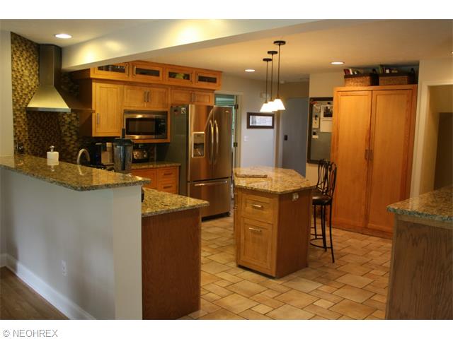8104 Brookside Rd, Independence, OH 44131 photo 6