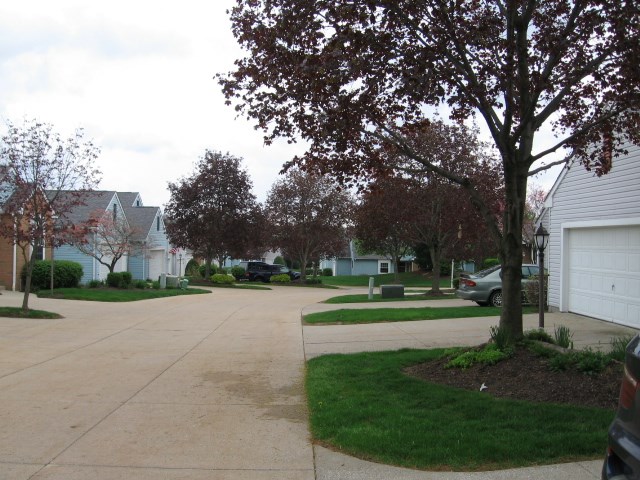 2206 Devon Ct, Akron, OH 44312 photo 2