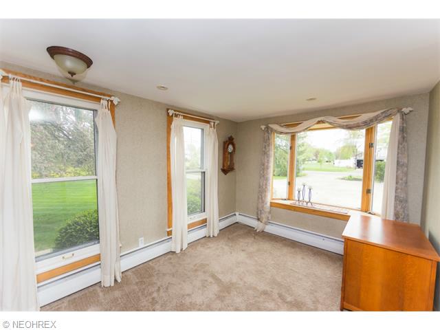 786 Abbe Rd N, Elyria, OH 44035 photo 4