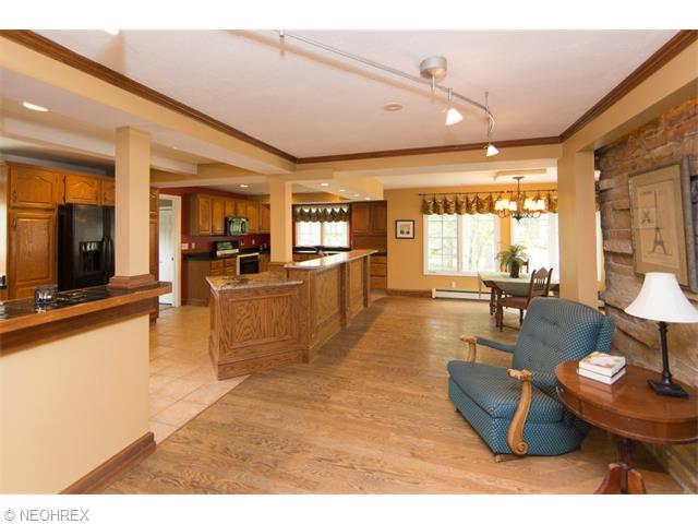 786 Abbe Rd N, Elyria, OH 44035 photo 5