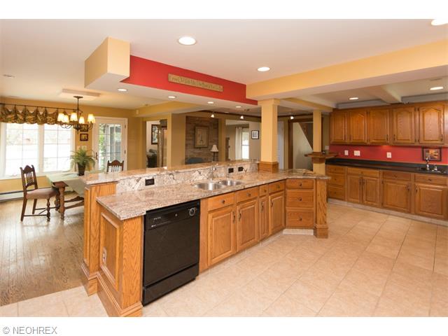 786 Abbe Rd N, Elyria, OH 44035 photo 6