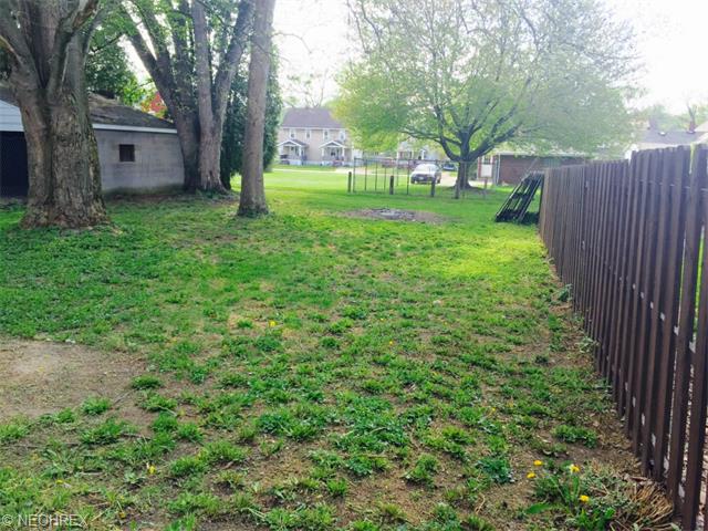 455 5th St, Struthers, OH 44471 photo 3