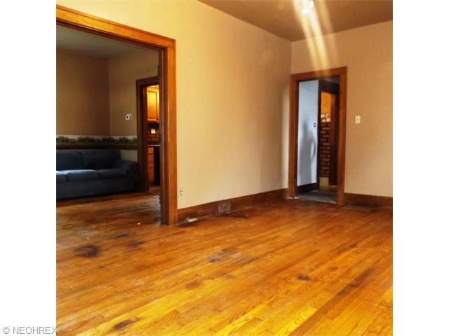 455 5th St, Struthers, OH 44471 photo 4