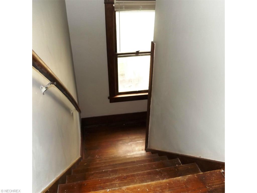 455 5th St, Struthers, OH 44471 photo 11