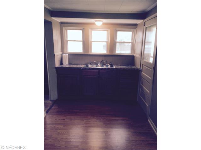 109 Sexton St, Struthers, OH 44471 photo 2