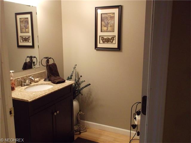 7414 Dover Ln, Parma, OH 44130 photo 24
