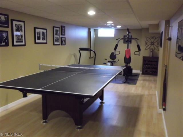 7414 Dover Ln, Parma, OH 44130 photo 23