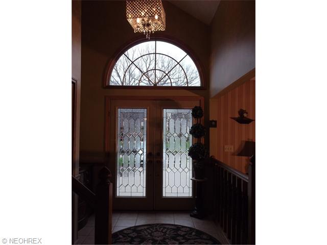 7414 Dover Ln, Parma, OH 44130 photo 2