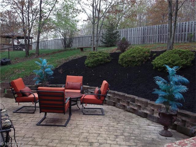 7414 Dover Ln, Parma, OH 44130 photo 11