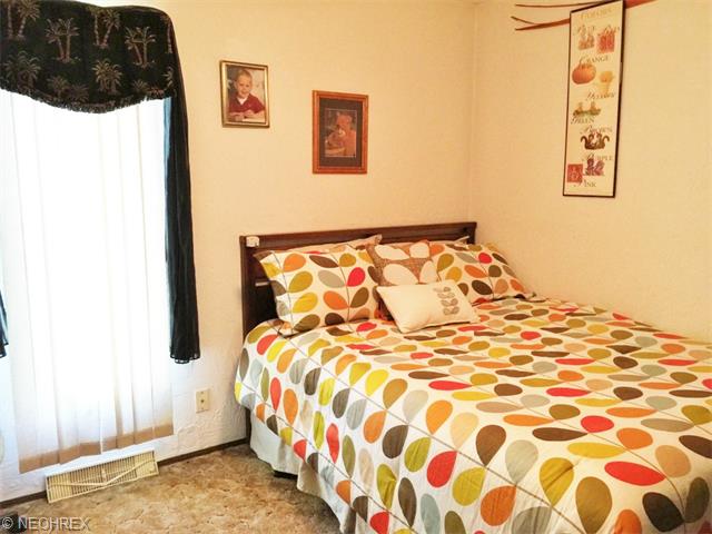 1818 Gloucester, Lorain, OH 44053 photo 13