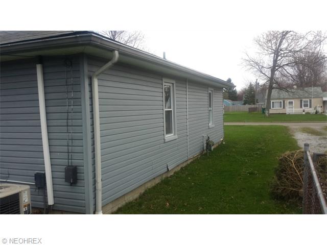 4898 Forest Rd, Mentor, OH 44060 photo 3