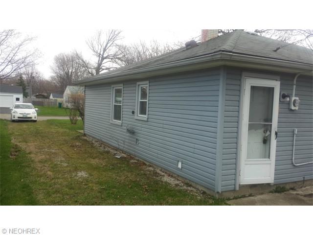 4898 Forest Rd, Mentor, OH 44060 photo 2