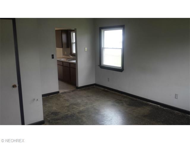 4898 Forest Rd, Mentor, OH 44060 photo 8