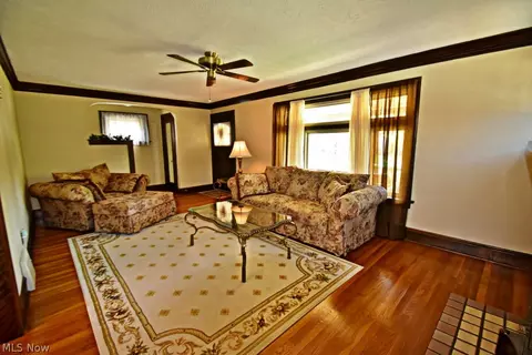 7810 Wainstead, Parma, OH 44129 photo 3
