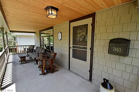 7810 Wainstead, Parma, OH 44129 photo 2