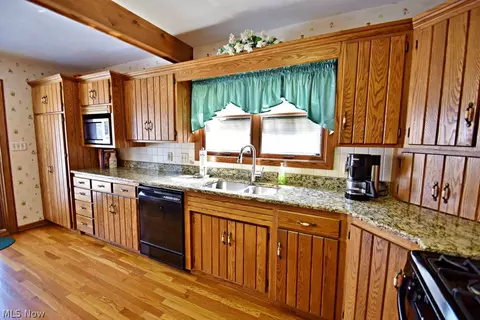 7810 Wainstead, Parma, OH 44129 photo 6
