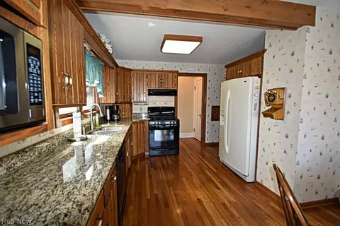 7810 Wainstead, Parma, OH 44129 photo 8